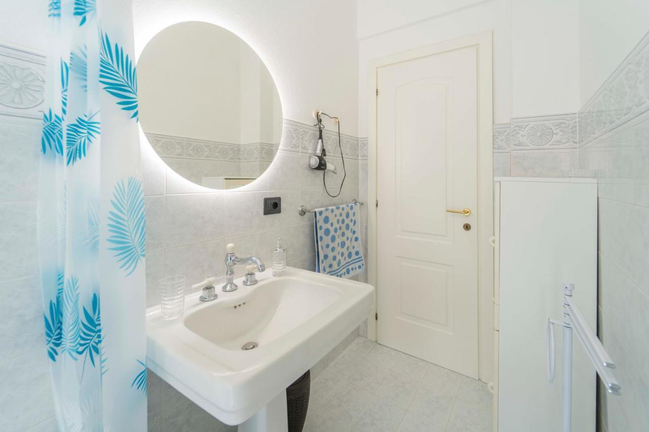 193 - Casa Via Della Chiusa - Centralissimo E Vicino Alla Baia Del Silenzio, Spiaggia E Mare 150M - Parcheggio Gratis Incluso E Aria Condizionata Sestri Levante Luaran gambar
