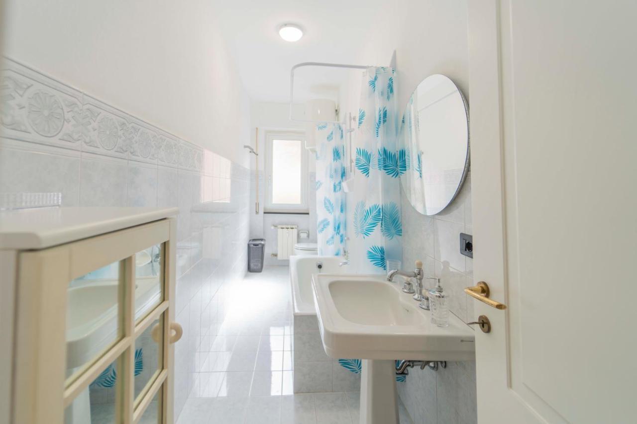 193 - Casa Via Della Chiusa - Centralissimo E Vicino Alla Baia Del Silenzio, Spiaggia E Mare 150M - Parcheggio Gratis Incluso E Aria Condizionata Sestri Levante Luaran gambar