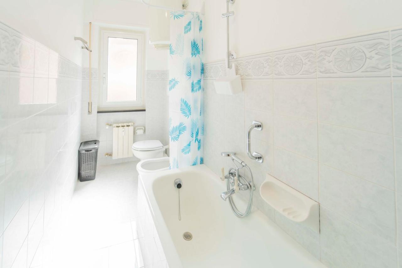 193 - Casa Via Della Chiusa - Centralissimo E Vicino Alla Baia Del Silenzio, Spiaggia E Mare 150M - Parcheggio Gratis Incluso E Aria Condizionata Sestri Levante Luaran gambar