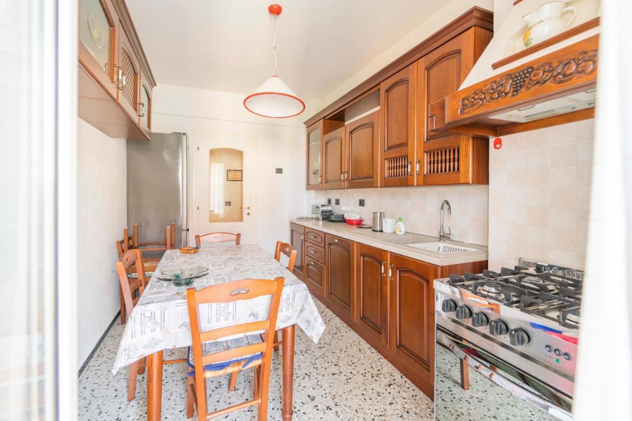 193 - Casa Via Della Chiusa - Centralissimo E Vicino Alla Baia Del Silenzio, Spiaggia E Mare 150M - Parcheggio Gratis Incluso E Aria Condizionata Sestri Levante Luaran gambar